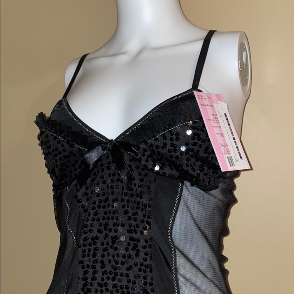 Mesh Ruffle Trimmed Garter